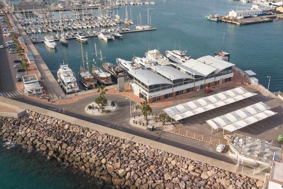 בוריאנה Apart Port Arenal Con Terraza Y Piscina מראה חיצוני תמונה