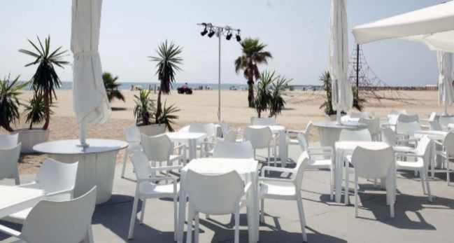 בוריאנה Apart Port Arenal Con Terraza Y Piscina מראה חיצוני תמונה